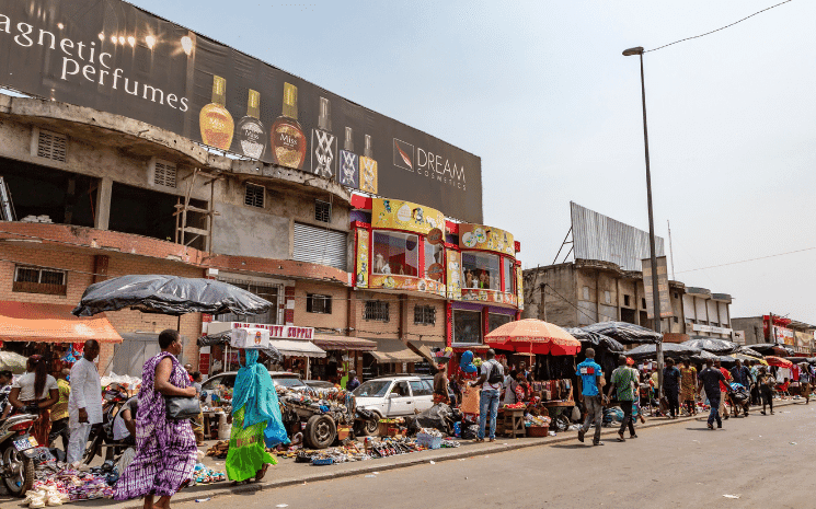 Marché de Adjamé à Abidjan, Côte d'Ivoire / Eva Blue