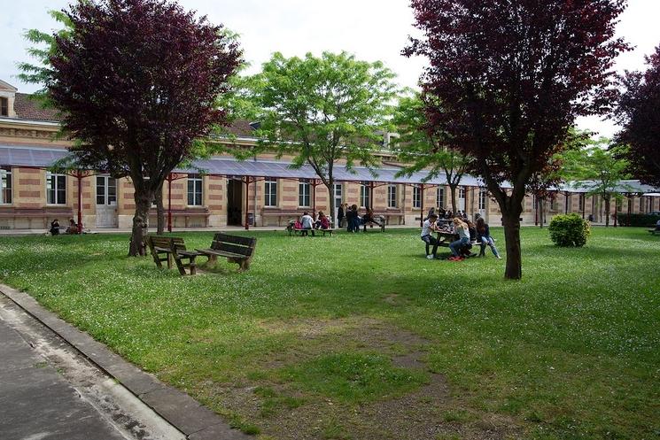 Photo de la cour d'ecole