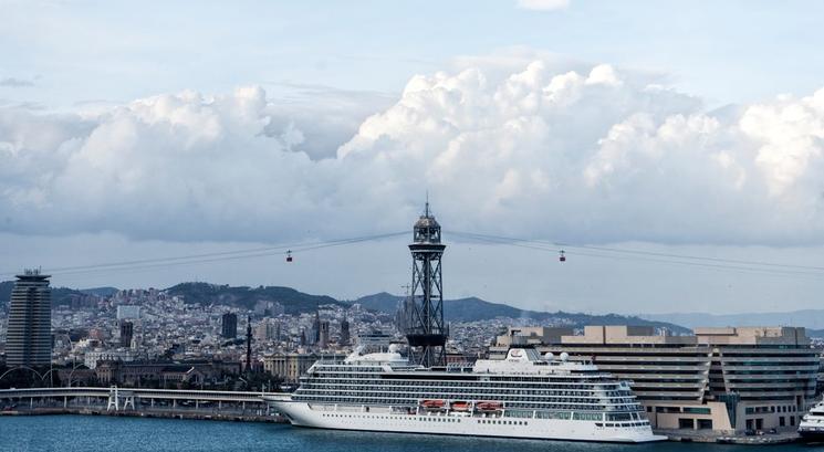 une croisière dans le port de barcelone