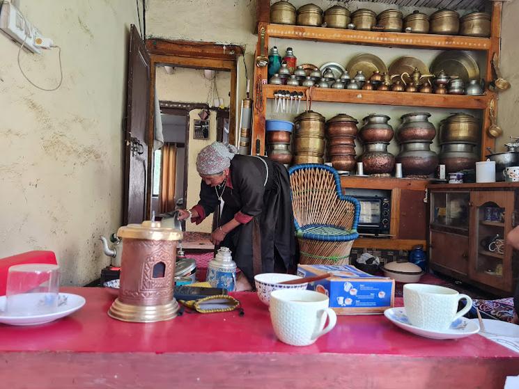 Diner à Tar. Photo : Rachel Matalon