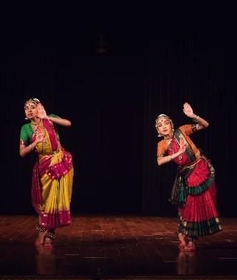 danseuses de bharata natyam à kalakshetra