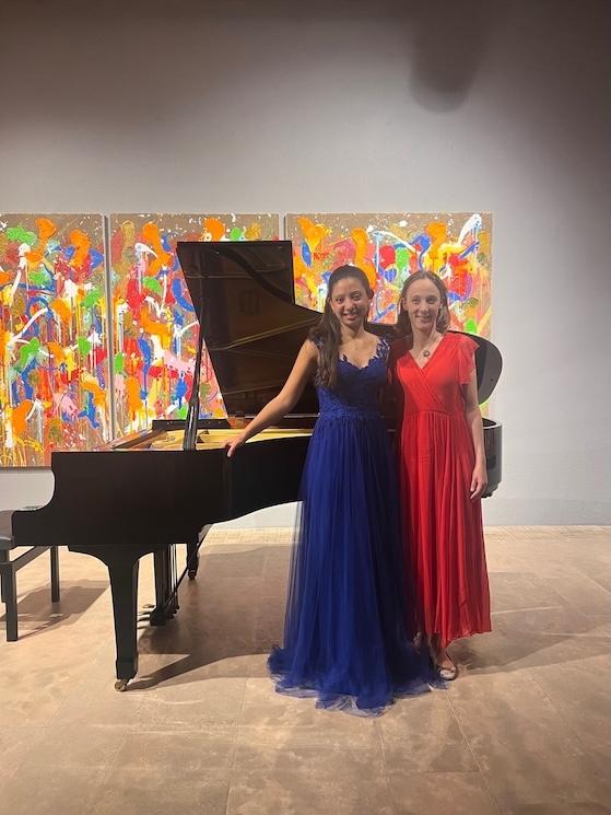 Nour Ayadi et Danuta Pieter à l’occasion du premier concert de la Fondation Gautier Capuçon sur le continent Africain, à Marrakech dans le cadre d’une exposition de JonOne à Jardin Rouge