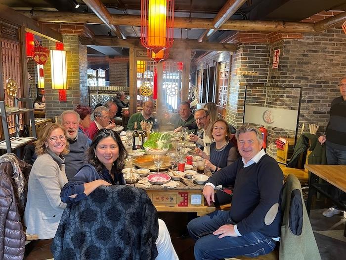 des français à un diner ufe Espagne