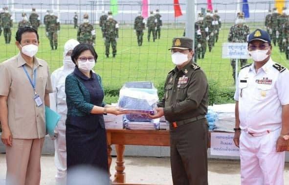 Tea Banh, vice-Premier ministre, ministre de la Défense nationale cambodgien inaugurant la campagne de vaccination