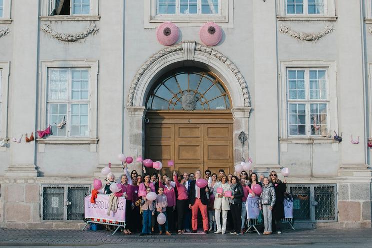 Communauté française à l'Ambassade de France pour Octobre Rose