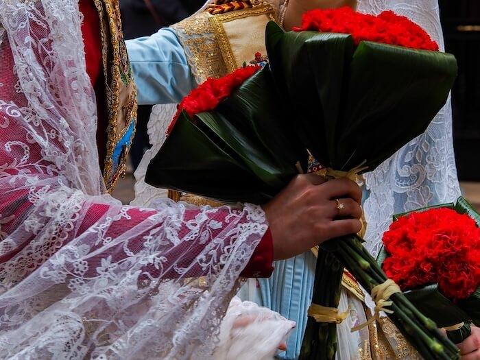 boouquet de roses rouges des falleras