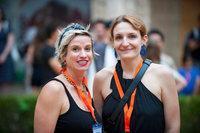 deux femmes organisatrices de la fête de la musique à Valencia