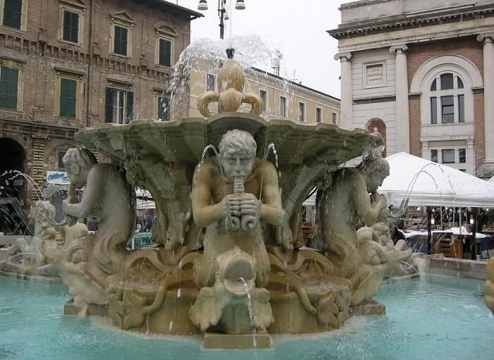 fontaine Pesaro