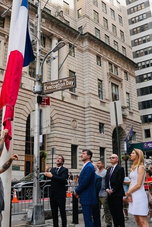 Cédrik Fouriscot au lever de drapeau à Bowling Green