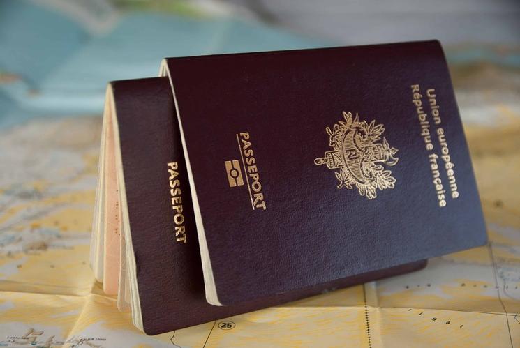 passeport français en expérimentation au Canada 