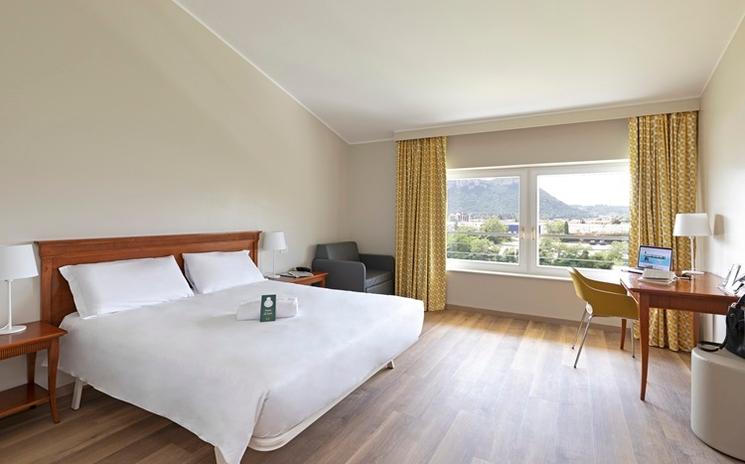 chambre hotel lac garde