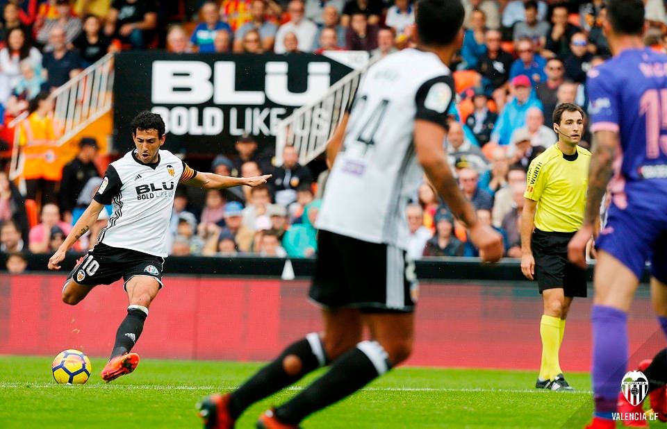 Parejo a inscrit sur coup franc