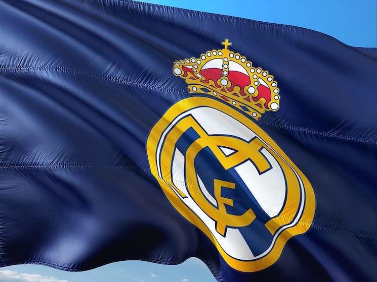 Le drapeau du Real Madrid, où Kylian Mbappé rêve de signer