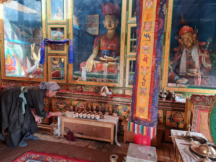 L'intérieur du monastère de Tar. Photo : R. Matalon