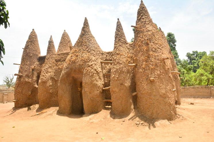 Mosquée de Nambira, style soudanais, en Côte d'Ivoire