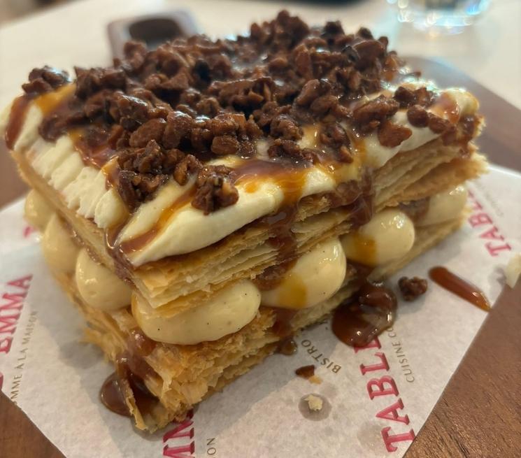 Le millefeuille maison est une spécialité de la table d'Emma.