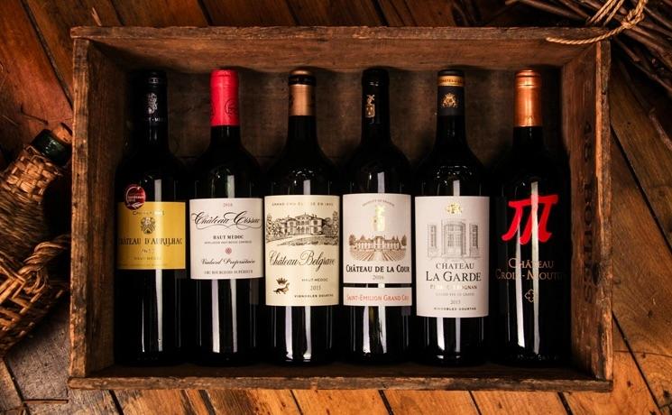 coffret avec vins de bordeaux