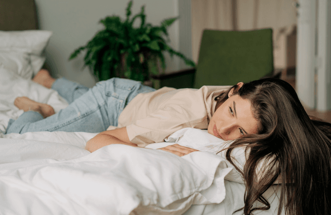 L’expatriée retrouve son quotidien en France, mais l’ennui, le choc culturel inversé et le sentiment de solitude rendent cette étape du retour particulièrement complexe. 