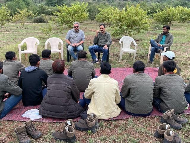 Reunion de volontaires a Ranthambore reserve tigres en inde