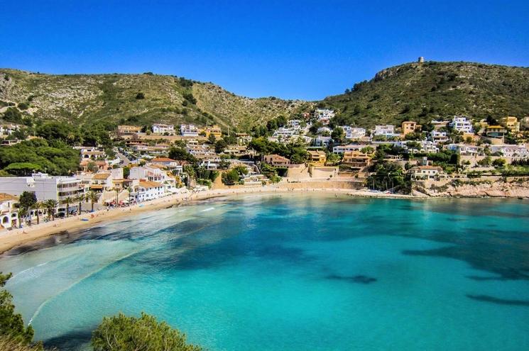 plage el portet a moraira dans le province d'alicante