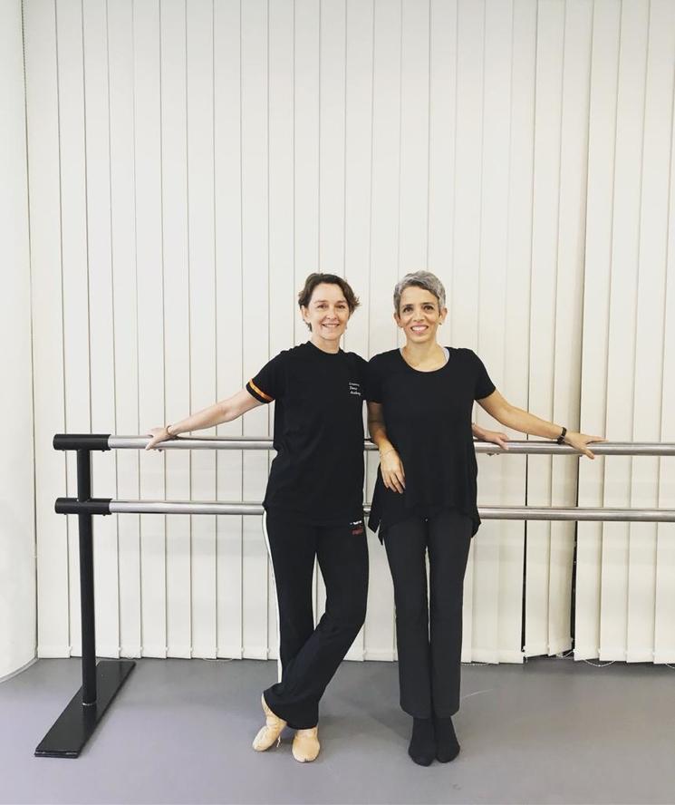 deux danseuses a la barre