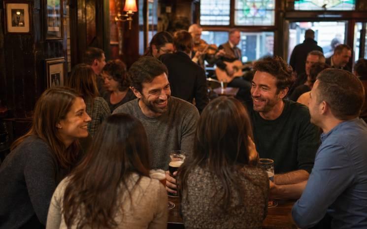 sociabilité au pub de Dublin