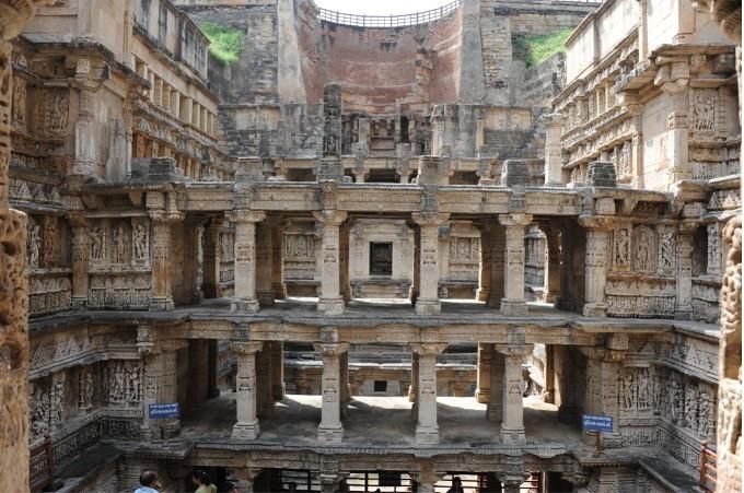 Le puits à degrés Rani-ki-vav dans le Gujarat