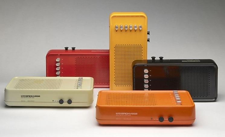 radios vintage colorées