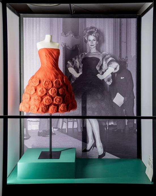 robe rouge valentino