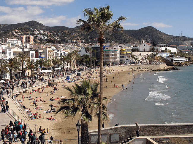 plage sant sebastia sitges