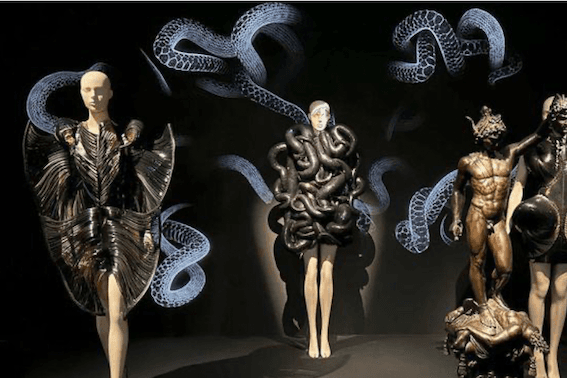 Robe Snake dans Mythology of Fear © CNA