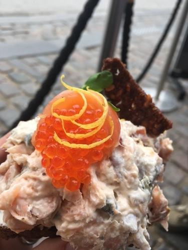 smørrebrød aux oeufs de poisson 