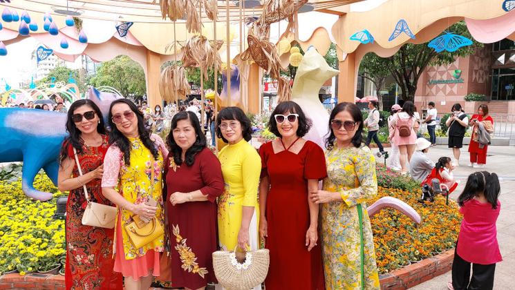 Tenues traditionnelles de femmes vietnamiennes