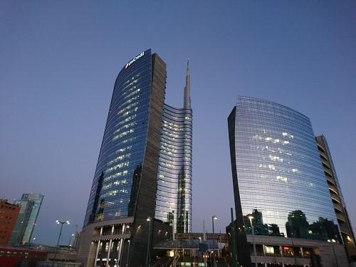 tour unicredit milan