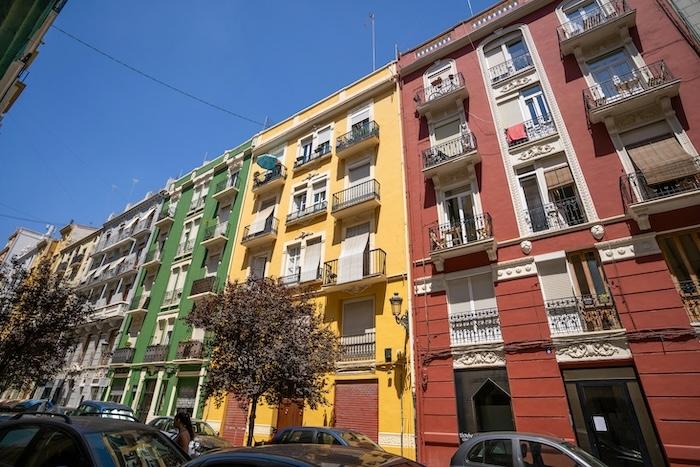 batiments colorés de ruzafa à valencia