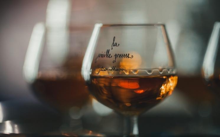 verre calvados.