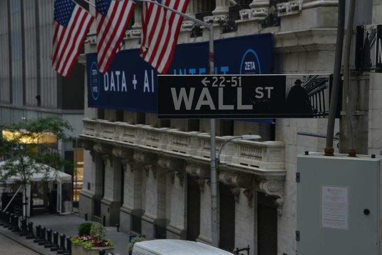 mur de Wall Street banque New York drapeau usa 