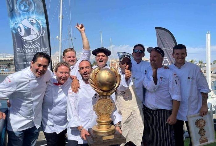 La France, portée par le chef Éric Gil remporte la World Paella Day Cup 2022.