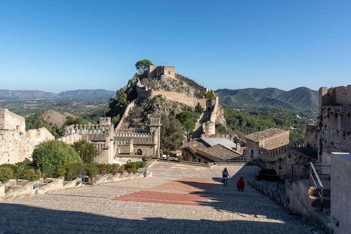 le chateau et la muraille de Xativa