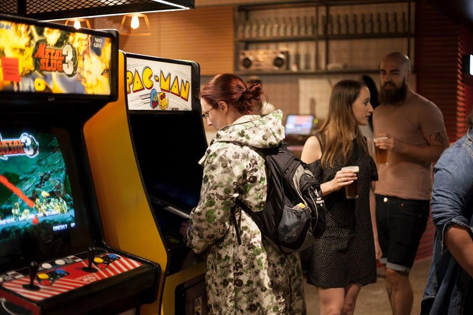 Un lieu convivial où tous les aficionados du joystick pourraient se retrouver pour partager leur passion