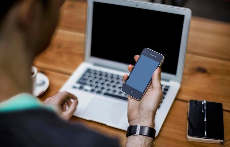 surveillance-emails-professionnels-italie