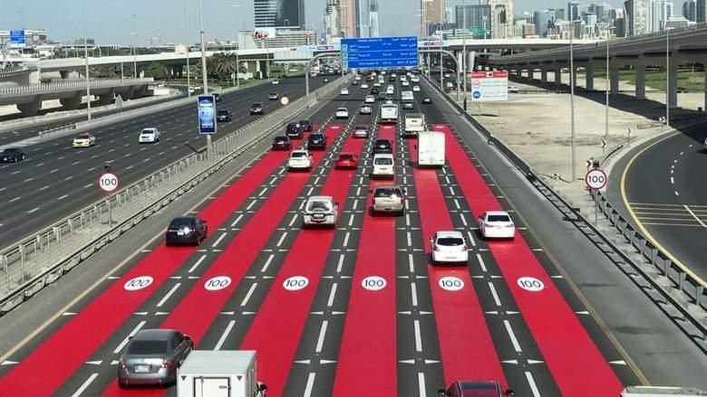 Sheikh Zayed peinte en rouge