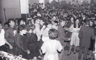 imagini-dintr-o-discoteca-de-pe-vremea-lui-ceausescu