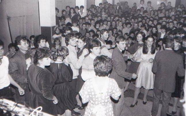 imagini-dintr-o-discoteca-de-pe-vremea-lui-ceausescu