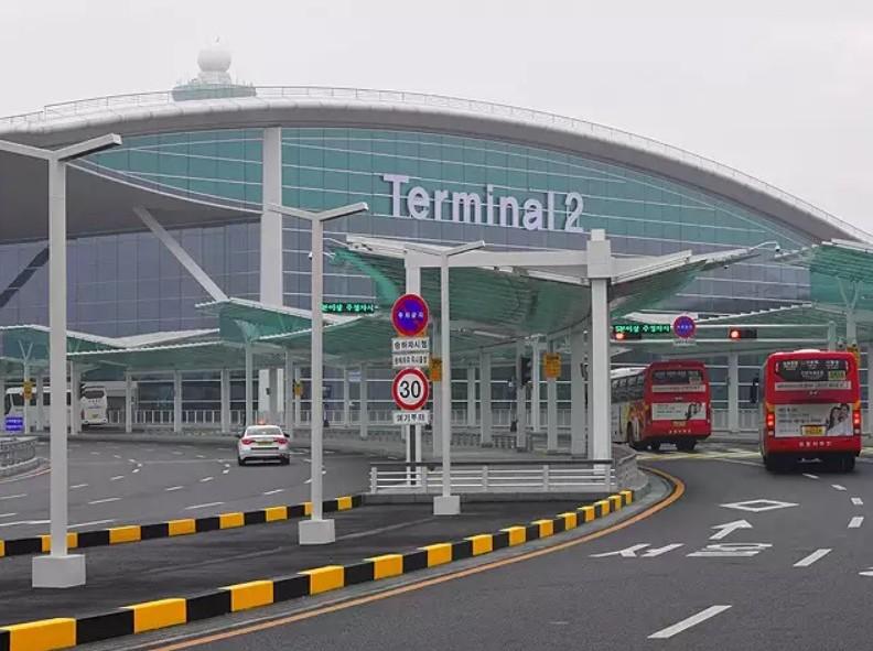 aéroport inauguration nouveau terminal hub incheon artiste français nouveau terminal construction xavier veilhan actualité francophone corée du sud