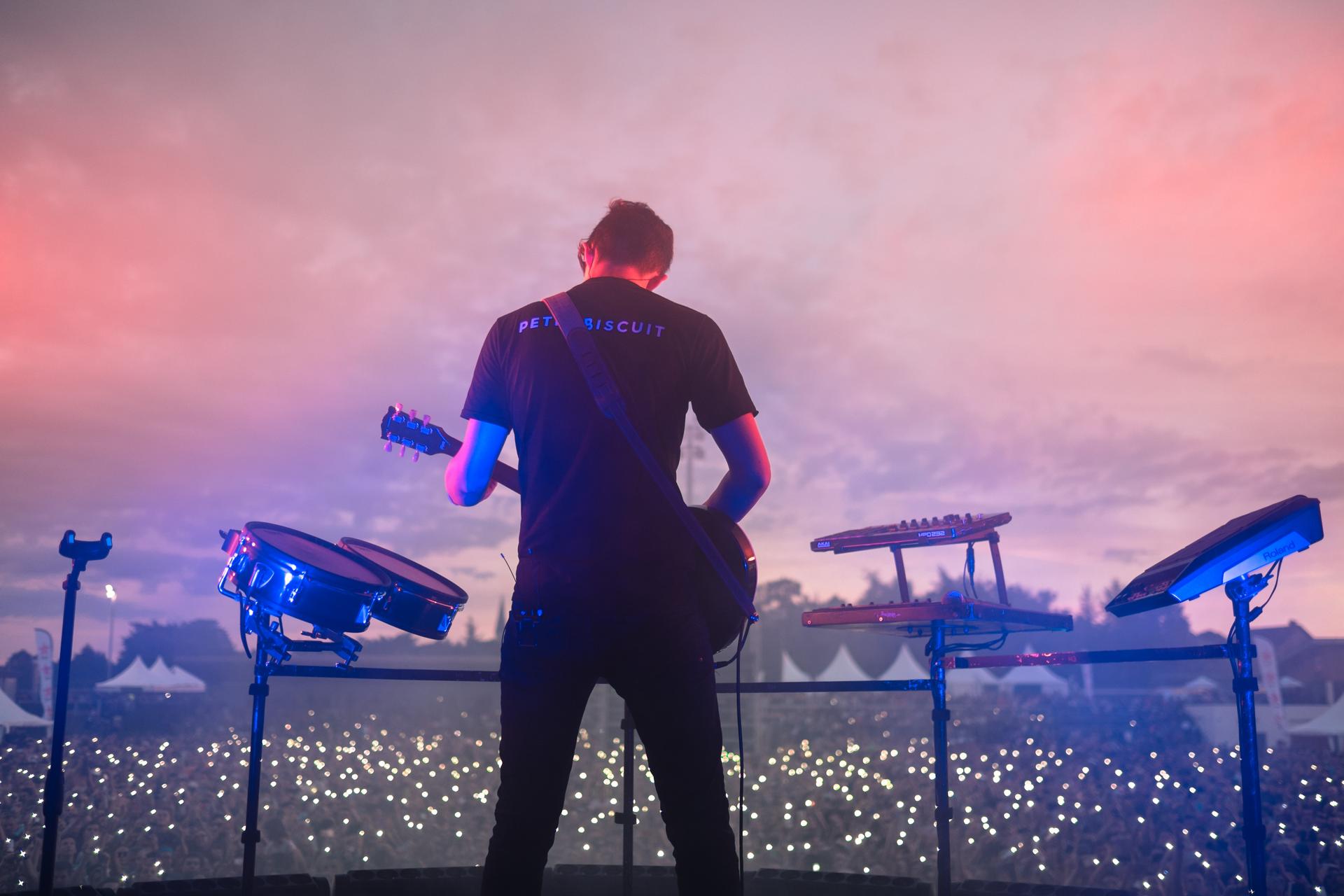 petit biscuit - concert - londres