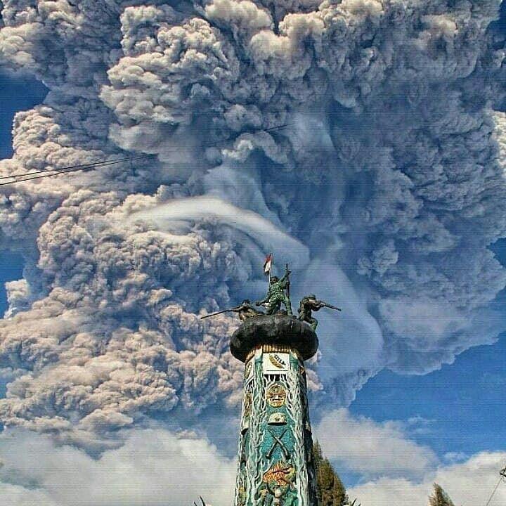 indonesie sinabung volcan eruption