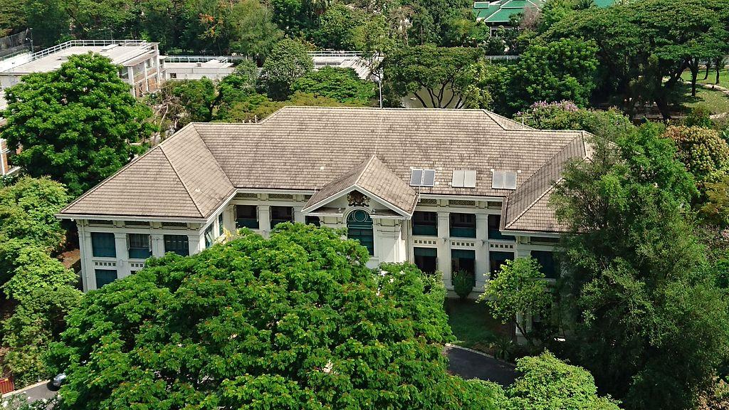 British_Embassy,_Bangkok,_March_2017_cropped