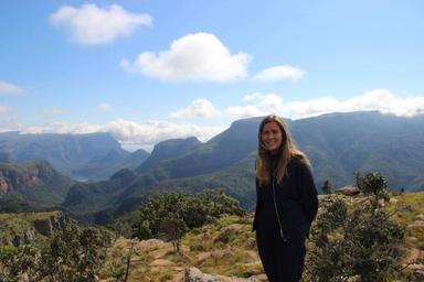 agathe destresse, V.I.E., emploi, jeune, carrière