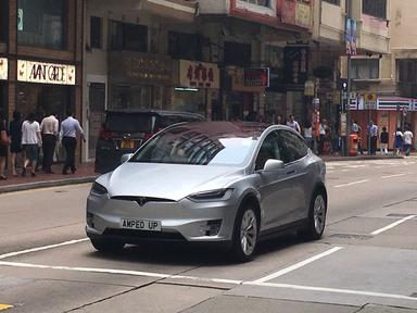Tesla dans les rues de Hong Kong